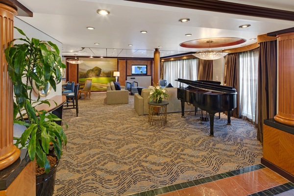 RCI Navigator of the Seas, Royal Suite 2.jpg